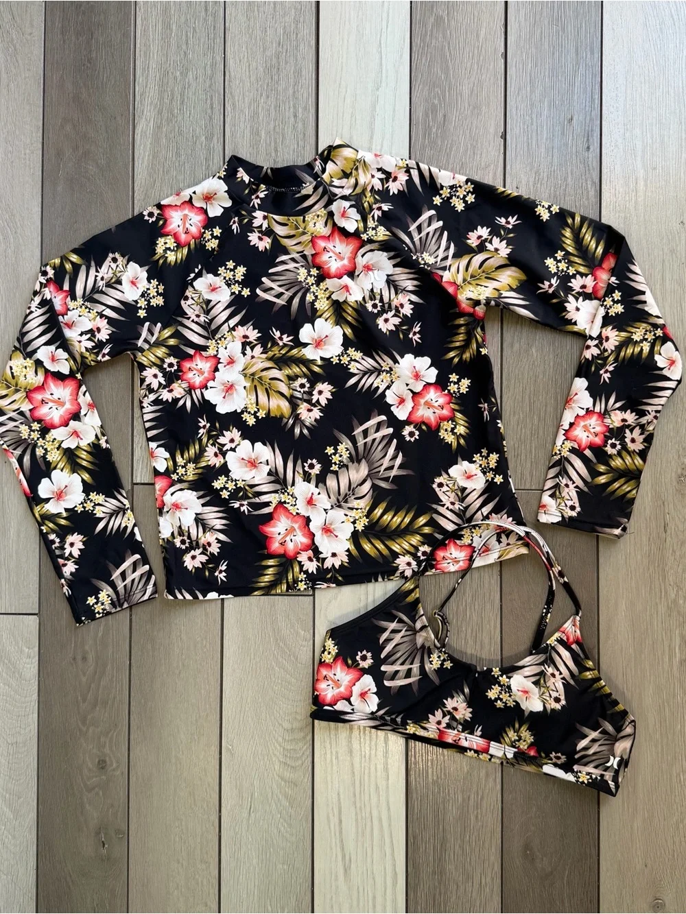 Hurley Carissa Moore rashguard and bikini top